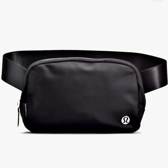 lululemon athletica Handbags - Lululemon Everywhere Black Belt Bag 1L